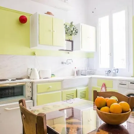 Spacious Near Parthenon