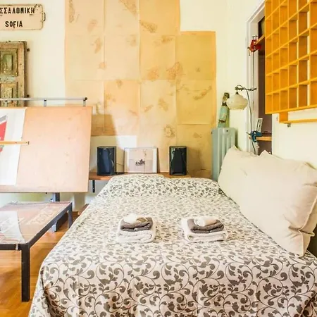 Spacious Near Parthenon Apartment Athens